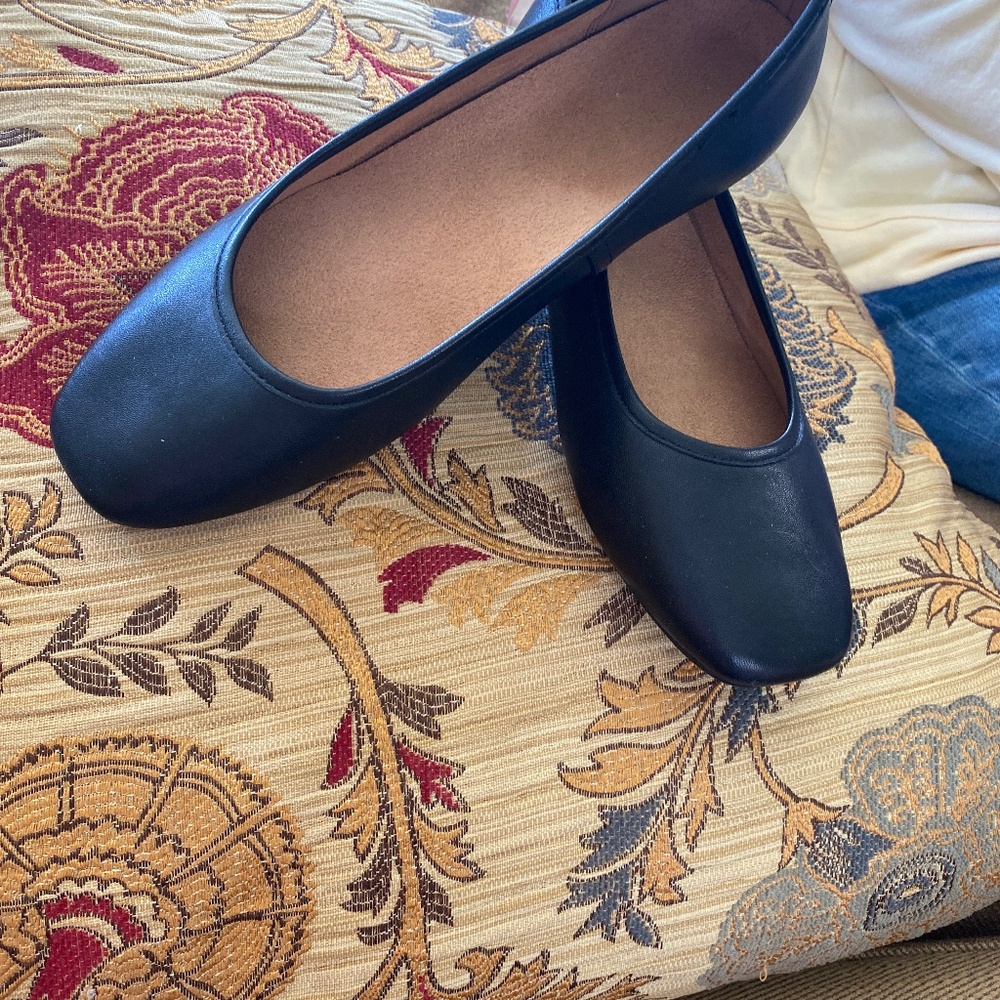 Bionic black flats 8.5